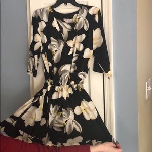 Summer floral romper NWOT 🌻